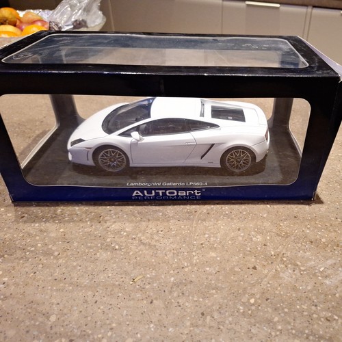Autoart scale diecast - autoart,